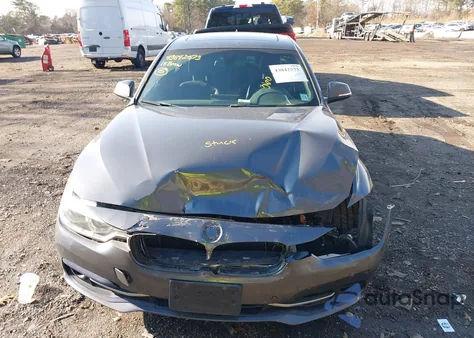 2018 BMW 330I xDrive z USA, uszkodzony, nr VIN WBA8D9C54JEM32983